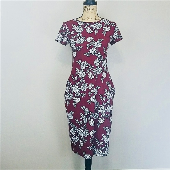 Dresses & Skirts - Short Sleeve Flower Dress in Wine